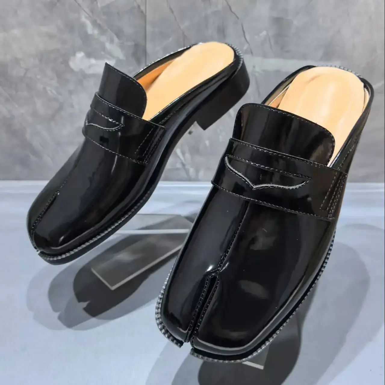 Men'S Shoes Slip On - Мужские тапочки таби с раздельным носком,